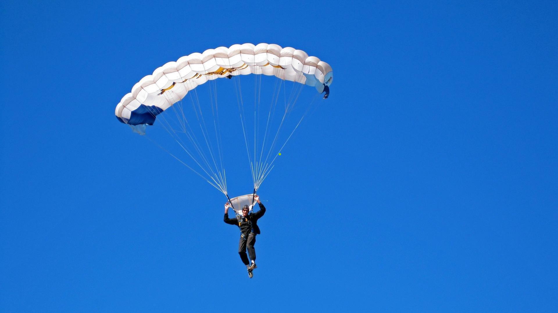 亚足联官方指派斯里兰卡裁判组执法国安客场关键战，马杜尚卡主哨引关注