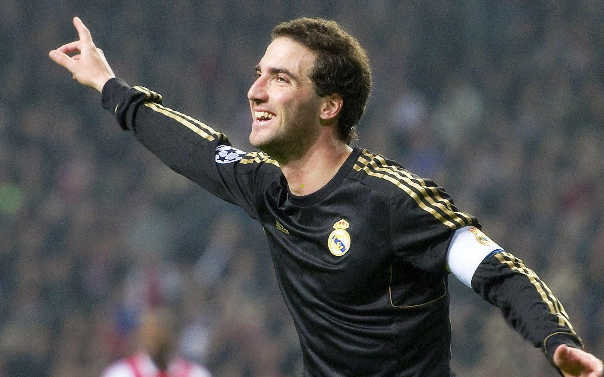 阿罗霍伤缺官宣！巴萨内外交困，弗里克迎战危机考验