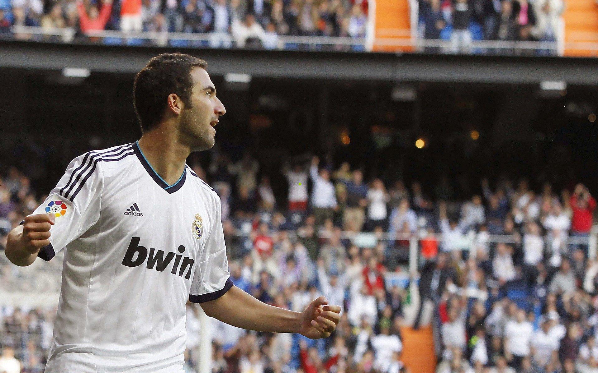 王刚肋骨折伤无奈退赛，何宇鹏临危受命替补登场改写战局